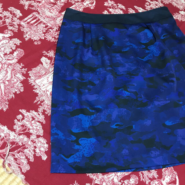 自由区(ジユウク)の新品 自由区  迷彩  スカート  レディースのスカート(ひざ丈スカート)の商品写真