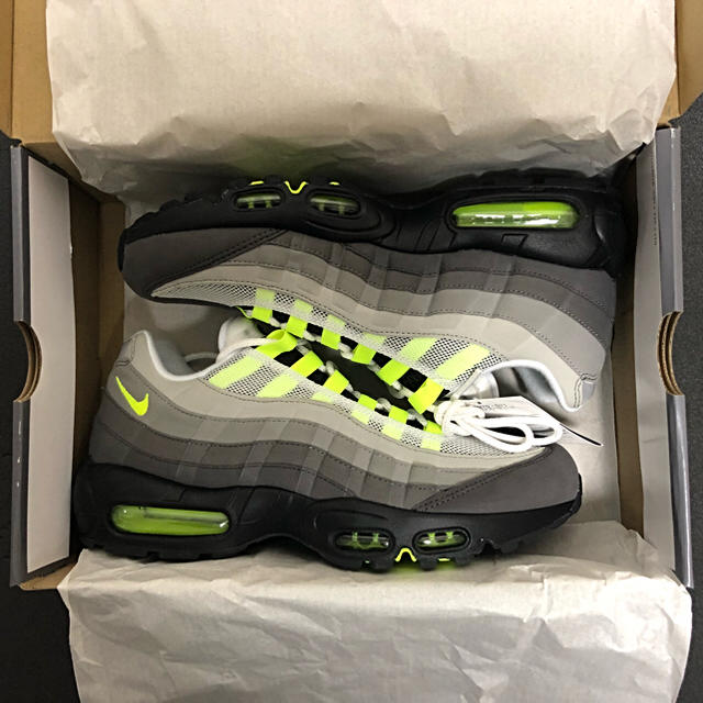 NIKE(ナイキ)の【27cm】 NIKE AIR MAX 95 OG VOLT イエローグラデ メンズの靴/シューズ(スニーカー)の商品写真