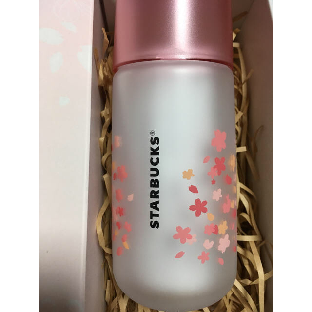 Starbucks Coffee(スターバックスコーヒー)の定価販売 スタバ さくら2018 クレイブボトルフロスト500ml インテリア/住まい/日用品のキッチン/食器(容器)の商品写真