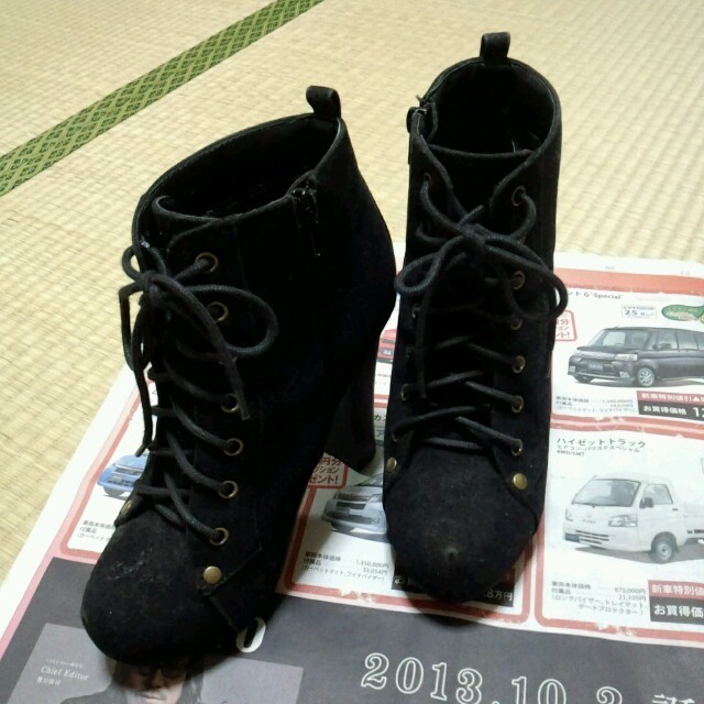 ﾌﾞﾗｯｸ編み上げｼｮｰﾄﾌﾞｰﾂ厚底 レディースの靴/シューズ(ブーツ)の商品写真