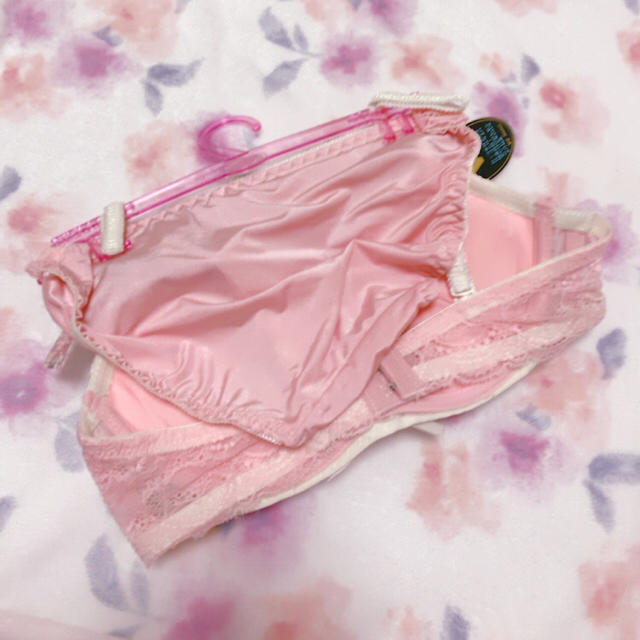 𓊆 新品　ブラショーツ୨୧小花ダスティピンク 𓊇  レディースの下着/アンダーウェア(ブラ&ショーツセット)の商品写真