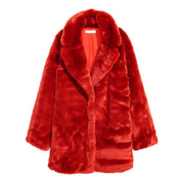 H&M(エイチアンドエム)のh&m ファーコート レッド レディースのジャケット/アウター(毛皮/ファーコート)の商品写真