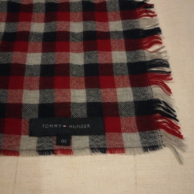 TOMMY HILFIGER(トミーヒルフィガー)の値下げ★TOMMY HILFIGER☆チェック柄ストール レディースのファッション小物(マフラー/ショール)の商品写真