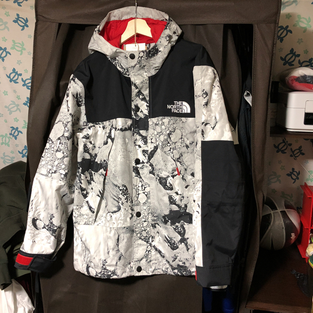 ノースフェイス マウンテン ジャケット ダウン ヌプシ 月面 supreme