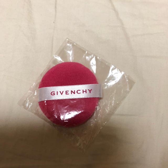 GIVENCHY(ジバンシィ)のGIVENCHY パフ コスメ/美容のベースメイク/化粧品(その他)の商品写真