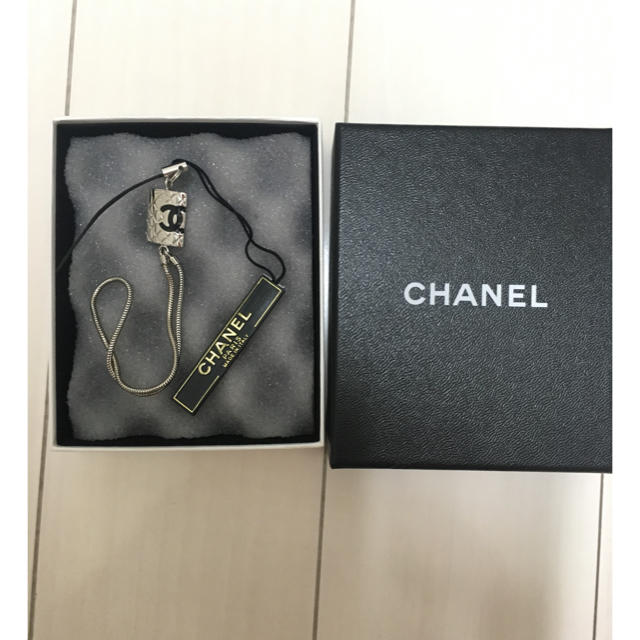 CHANEL(シャネル)のシャネル ストラップ スマホ/家電/カメラのスマホアクセサリー(ストラップ/イヤホンジャック)の商品写真