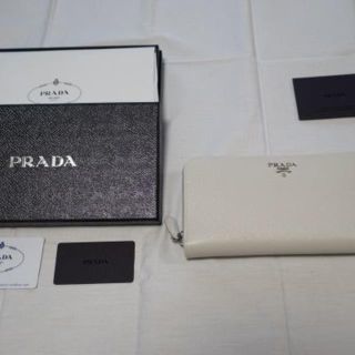 プラダ(PRADA)の[2/2までスピリタス様取置]　★新品・正規品★　ＰＲＡＤＡ　プラダ　長財布　白(財布)