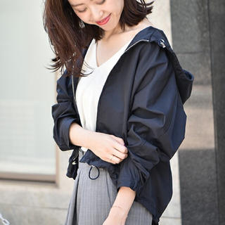 スピックアンドスパン(Spick & Span)の美品♡スピック&スパン♡コウミツドツイルショートパーカー♡(ナイロンジャケット)