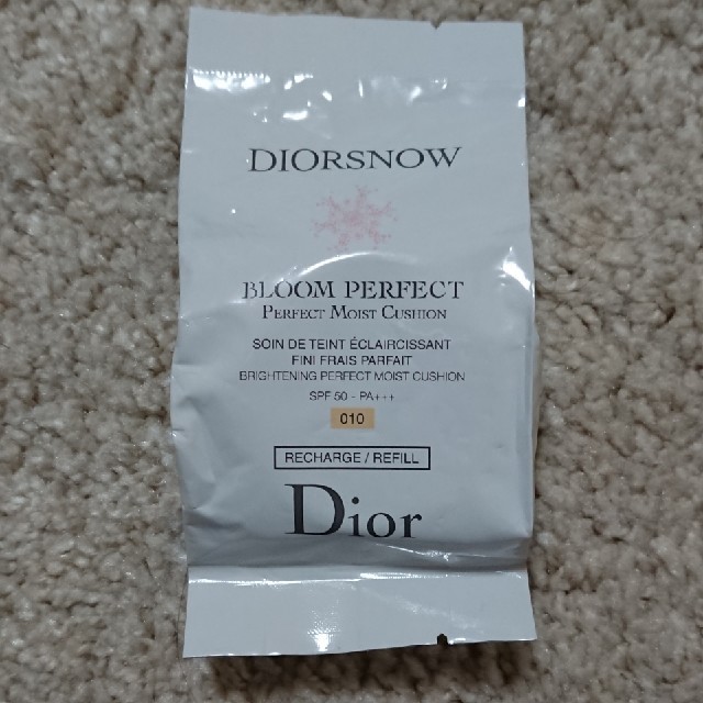 Dior スノー ブルーム パーフェクト クッション 010