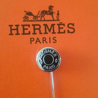 エルメス(Hermes)のエルメス HERMES セリエ ピンブローチ タイピン スカーフ 美品(ブローチ/コサージュ)