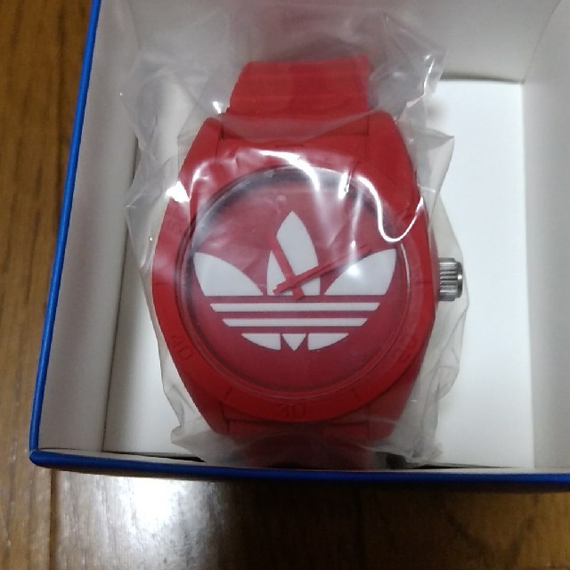 adidas(アディダス)の【アディダス】サンティアゴ　赤　新品未使用 メンズの時計(腕時計(アナログ))の商品写真