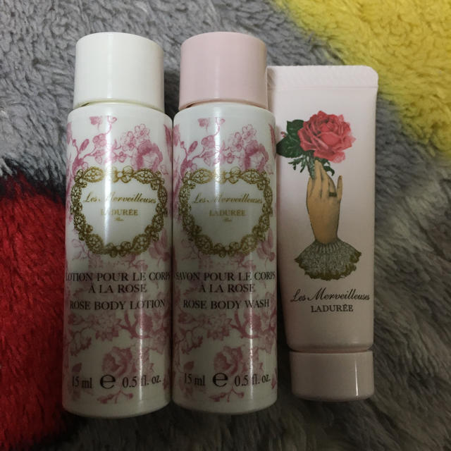 LADUREE(ラデュレ)のladuree 3点セット コスメ/美容のボディケア(ボディローション/ミルク)の商品写真