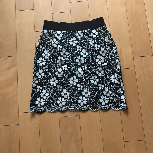 EPOCA(エポカ)のEPOCA ミニスカート (38) 新品未使用 レディースのスカート(ミニスカート)の商品写真