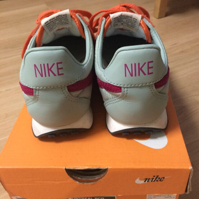 NIKE(ナイキ)のnike プリモントリオール オレンジ レディースの靴/シューズ(スニーカー)の商品写真