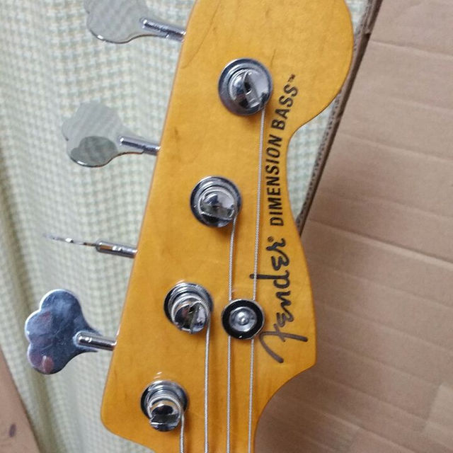 激レア!! Fender dimension bass