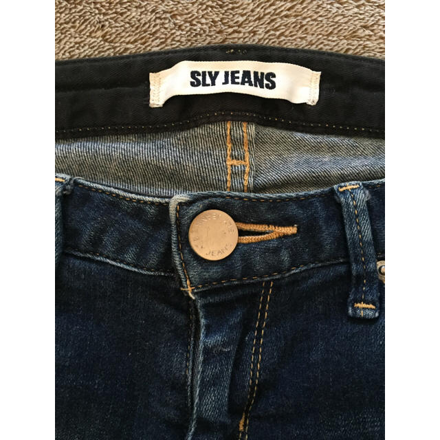 SLY(スライ)のSLY ダメージデニム レディースのパンツ(デニム/ジーンズ)の商品写真