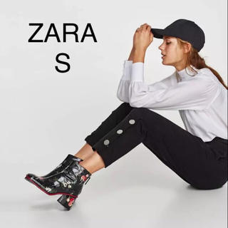 ザラ(ZARA)の新品 ZARA ザラ メタルボタン ハイウエスト パンツ(カジュアルパンツ)