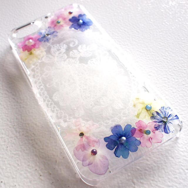 レースフラワーiPhonecase押し花 スマホ/家電/カメラのスマホアクセサリー(モバイルケース/カバー)の商品写真