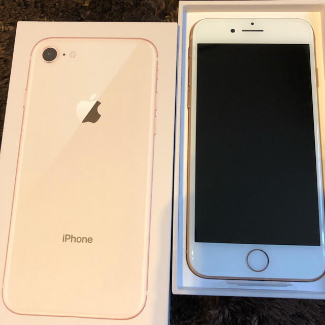Apple - 新品 SIMロック解除済み iPhone8 64G ゴールド docomo版