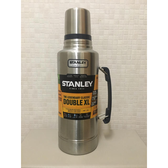 Stanley(スタンレー)のSTANLEY(スタンレー)クラシックボトル 1.9L 水筒 スポーツ/アウトドアのアウトドア(食器)の商品写真
