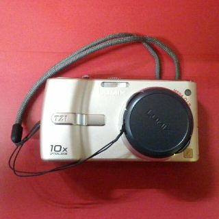 パナソニック(Panasonic)のパナソニックpanasonic　ＬＵＭＩＸ　ＤＭＣ－ＴＺ１(コンパクトデジタルカメラ)