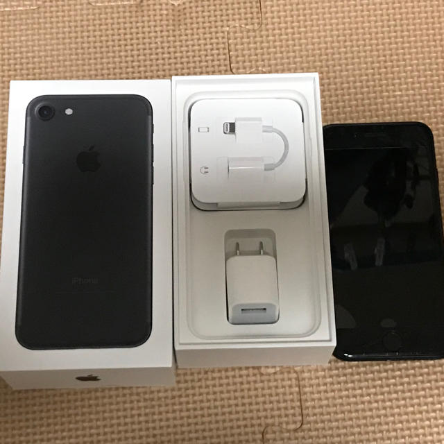 Apple(アップル)のエイ様専用 iPhone 7 本体 ジャンク品 スマホ/家電/カメラのスマートフォン/携帯電話(スマートフォン本体)の商品写真