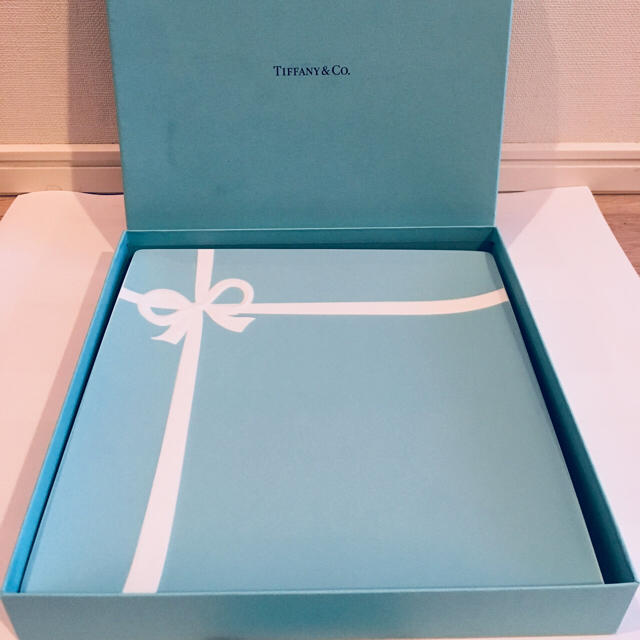 Tiffany & Co. - スクエアプレート【ティファニー】お皿☆新品未 Tiffany & Co. - スクエアプレート【ティファニー】お皿☆新品未