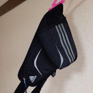 アディダス(adidas)のadidas ランニングバック(ボディバッグ/ウエストポーチ)