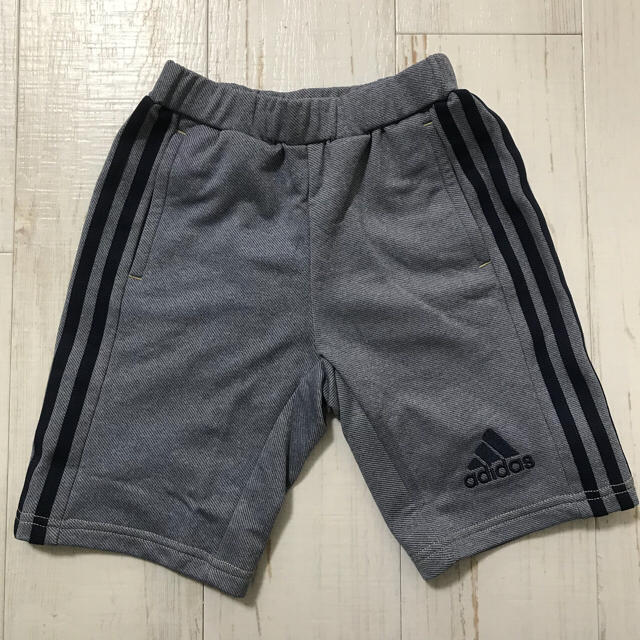 adidas(アディダス)のマカロンさん専用 新品送料込★セール★adidas 110 激安 キッズ/ベビー/マタニティのキッズ服男の子用(90cm~)(パンツ/スパッツ)の商品写真