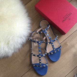 ヴァレンティノ(VALENTINO)のValentino ロックスタッズ サンダル(サンダル)