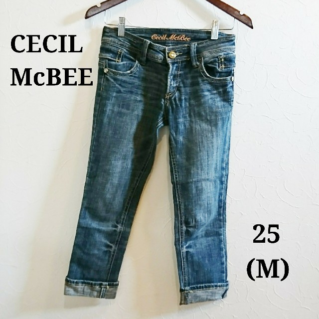 CECIL McBEE(セシルマクビー)の【CECIL McBEE】ショートデニム レディースのパンツ(デニム/ジーンズ)の商品写真