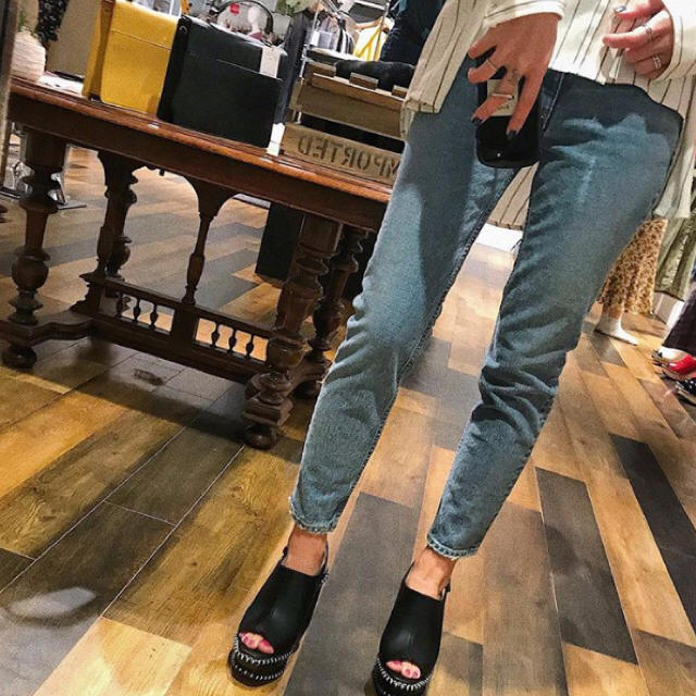 moussy MVS SKINNY 24インチ