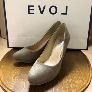 イーボル(EVOL)の新品 80%off EVOL イーボル ベージュ スエード パンプス(ハイヒール/パンプス)