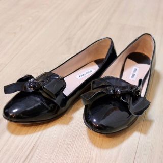 ミュウミュウ(miumiu)の【ミュウミュウ】35000→31000値下げ！エナメルパンプス  miumiu(ハイヒール/パンプス)