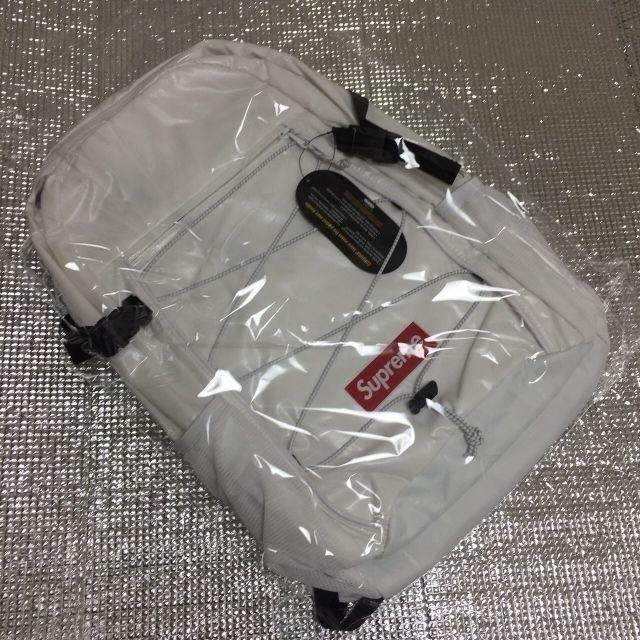 Supreme 17fw Backpack 白 White | passoverlistings.com