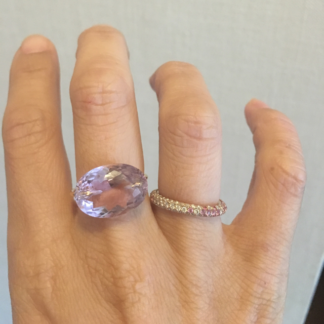 9k 大粒ピンクアメジストリング  マリハ  タイヤック レディースのアクセサリー(リング(指輪))の商品写真