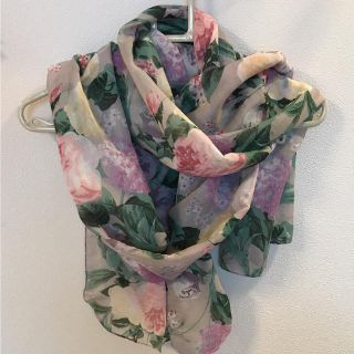 エイチアンドエム(H&M)のruutan☆☆様専用  H&M ☆ 花柄ストール(ストール/パシュミナ)