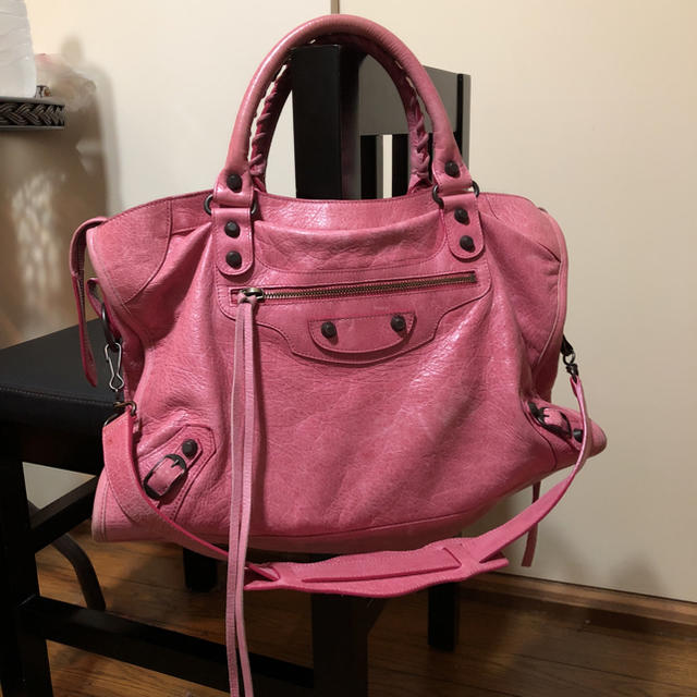 BALENCIAGA BAG(バレンシアガバッグ)のバレンシアガ♥エディターズバッグ♥春色ピンク レディースのバッグ(ショルダーバッグ)の商品写真