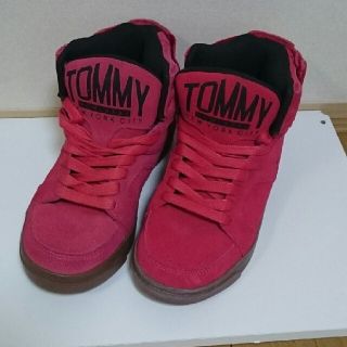 トミー(TOMMY)のトミー スニーカー赤 24㎝ (スニーカー)