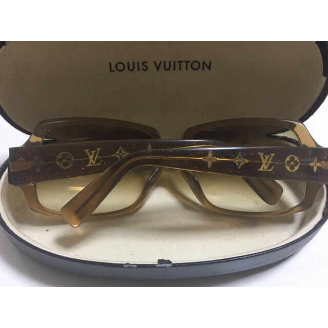 LOUIS VUITTON(ルイヴィトン)のルイヴィトン サングラス お値段交渉可能 レディースのファッション小物(サングラス/メガネ)の商品写真