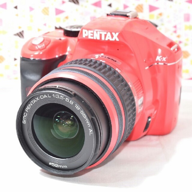 PENTAX(ペンタックス)の❤️めでたい赤で元気が出るよ❣️極上レッド❤️ペンタックス k-x❤️おまけ付き スマホ/家電/カメラのカメラ(デジタル一眼)の商品写真