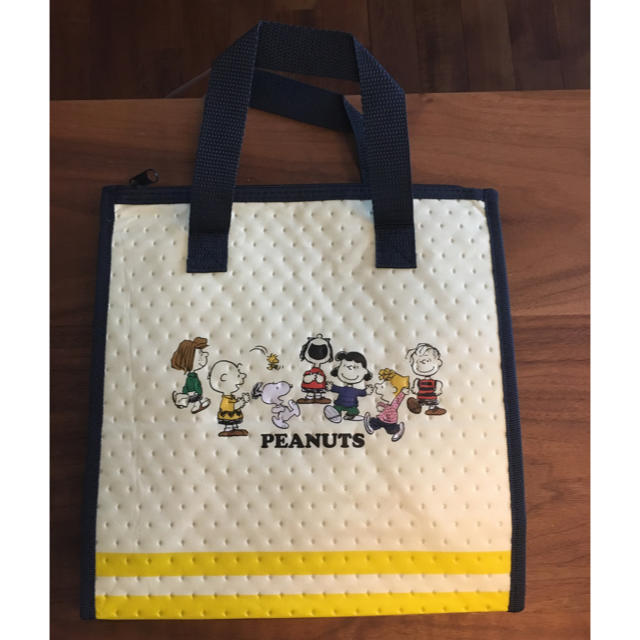 PEANUTS(ピーナッツ)のピーナッツ 保冷トートバック 新品 スヌーピー  インテリア/住まい/日用品のキッチン/食器(弁当用品)の商品写真