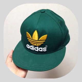 アディダス(adidas)のadidas グリーンロゴキャップ(キャップ)