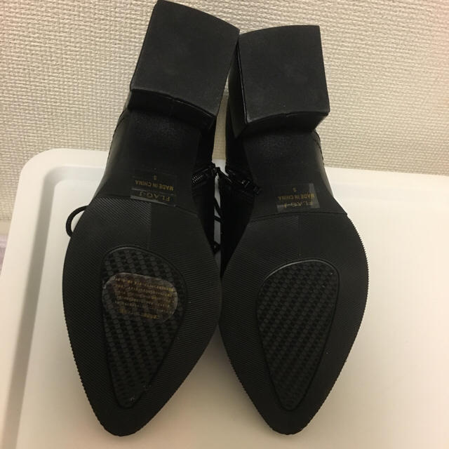 FLAG-J(フラッグジェイ)のFLAG-Jブラックブーティーパンプス レディースの靴/シューズ(ハイヒール/パンプス)の商品写真