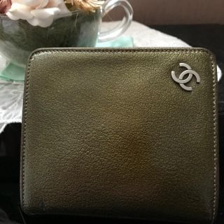 シャネル(CHANEL)のCHANEL二つ折り財布美品❣️(財布)