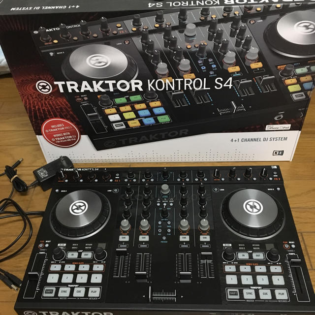 TRAKTOR KONTROL S4 mk2 楽器のDJ機器(DJコントローラー)の商品写真