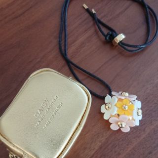 マークバイマークジェイコブス(MARC BY MARC JACOBS)の★haru様専用★マークジェイコブス フラワーネックレス 練り香水(香水(女性用))