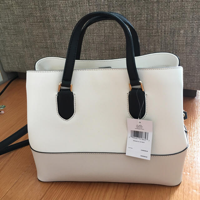 在庫あ得価 kate spade new york - 新品 ケイトスペード バイカラー