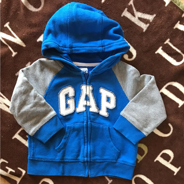 babyGAP(ベビーギャップ)のbaby GAP パーカー キッズ/ベビー/マタニティのキッズ服男の子用(90cm~)(ジャケット/上着)の商品写真