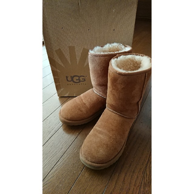 【品】レディースブーツUGG W CLASSIC SHORT5825